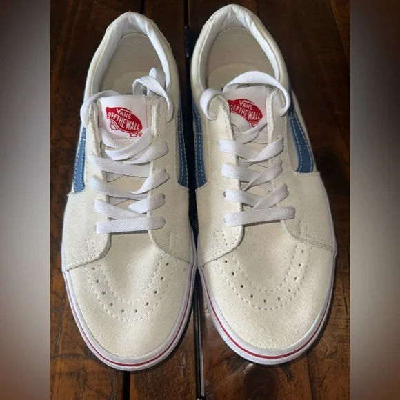 NWOB Vans Sk8-Low White and Blue Women's Sneakers Woman’s Sz 8 - Picture 3 of 10